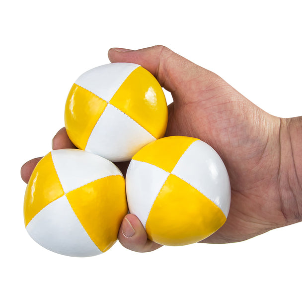 Juggle Dream 120g Thud 3 yellow/ white Juggling Balls in hand