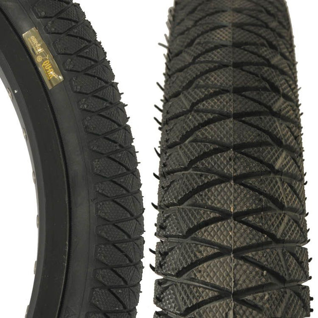 Close-up of Qu-Ax Freestyle Unicycle Tyre - 20" - Black
