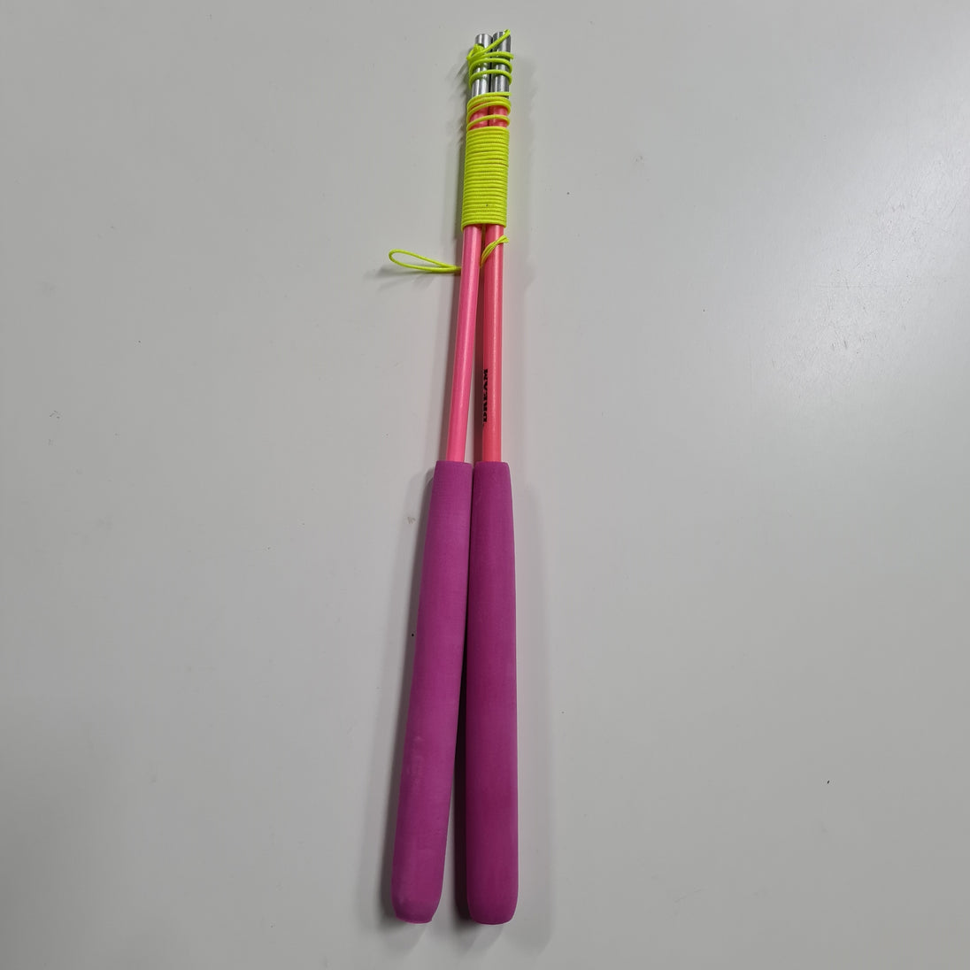 Juggle Dream Superglass Pink Diabolo Handsticks - Bargain basement - RRP £7.99